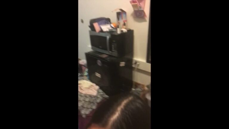 Dude Getting A Blowjob From Asian Roommate